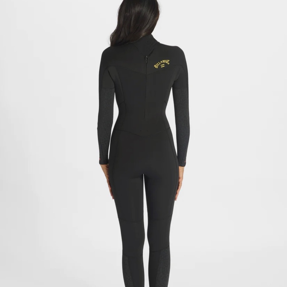 Brand new Billabong 5/4 synergy wetsuit size 6.